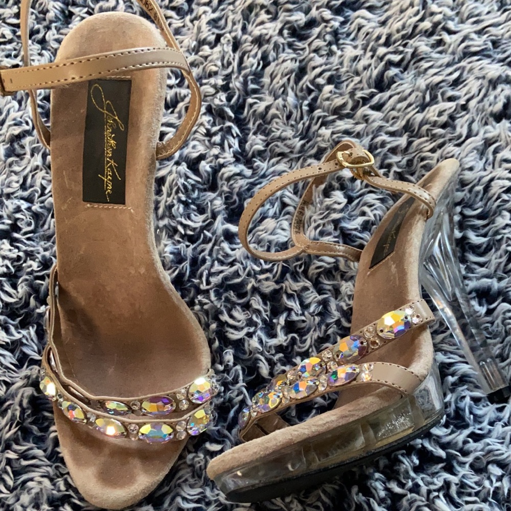 Jonathan Kayne Austria Heel